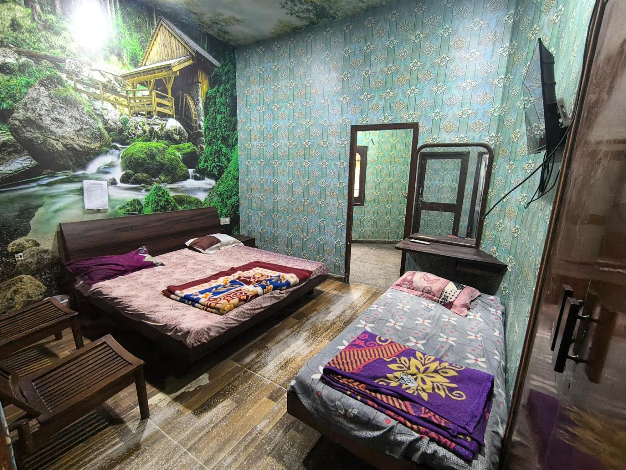 Hotel Jogi Guest House Welcome All Families, Friends, Groups, Couples, Singles Fully Airconditioner, Attach Washrooms, Lift, Wifi, 24 Hours Room Service, Power Backup Амрітсар Екстер'єр фото